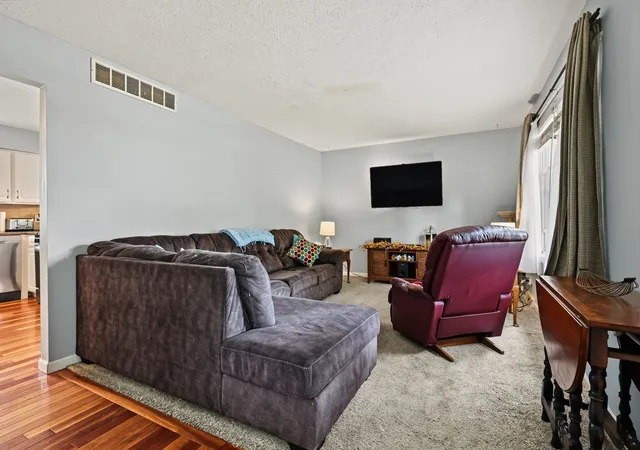 Photo 2 of Single family home for sale at 3104 Winchester Dr, Bloomington, IL 61704 | MLS# 12769511 | Listing updated on 2026-09-25