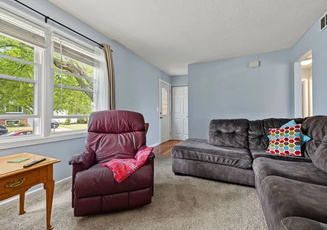 Photo 4 of Single family home for sale at 3104 Winchester Dr, Bloomington, IL 61704 | MLS# 12769511 | Listing updated on 2026-09-25