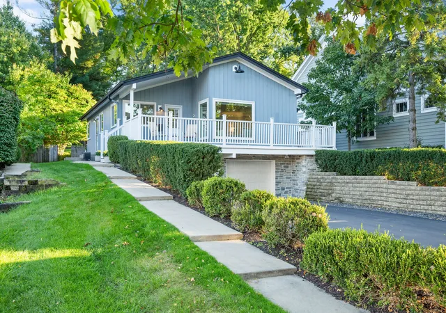 Photo 1 of Single family home for sale at 315 Park Ave, Clarendon Hills, IL 60514 | MLS# 12769516 | Listing updated on 2026-10-07