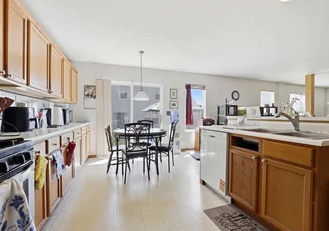 Photo 3 of Single family home for sale at 1475 Windflower Ct, Romeoville, IL 60446 | MLS# 12769517 | Listing updated on 2026-10-05