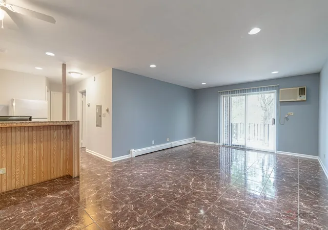 Listing Photo 3 - Condo for sale in building located at 575 Heritage Dr, Hoffman Estates, IL 60169 - Unit #206