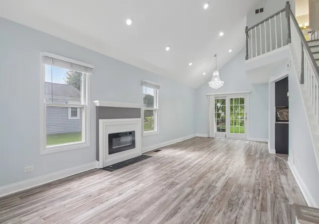 Photo 3 of Single family home for sale at 552 Delmar Ct, Elk Grove Village, IL 60007 | MLS# 12769562 | Listing updated on 2026-09-28