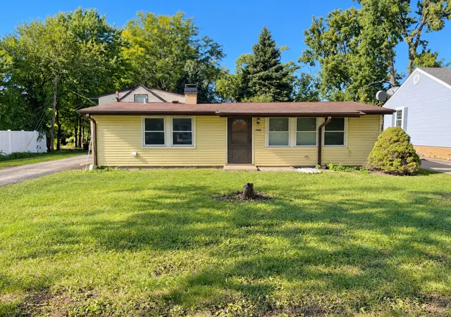 Single family home for sale at 2086 Nimitz Dr, Des Plaines, IL 60018 | MLS# 12769564