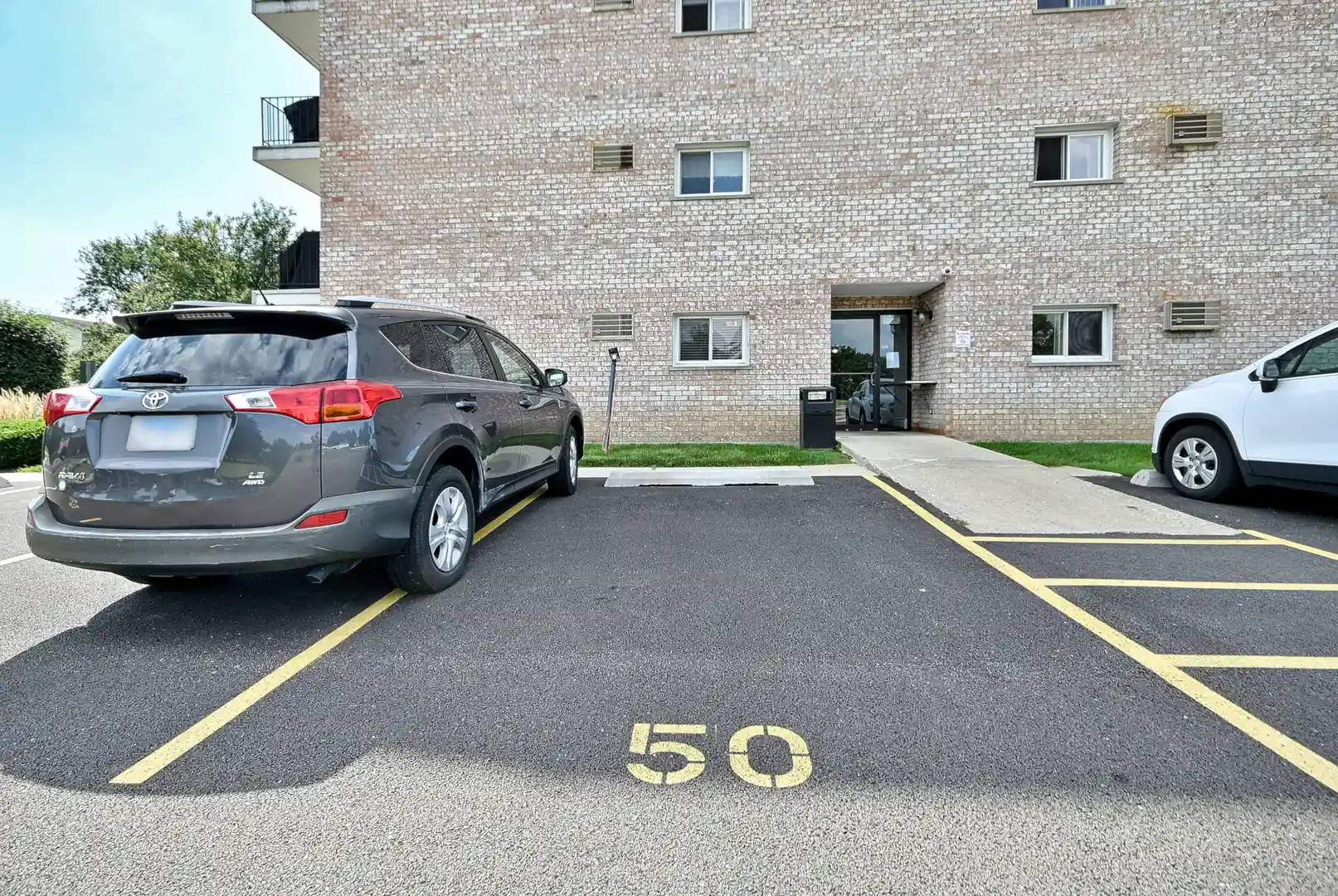 Listing Photo 28 - Condo for sale in 1000 S Lorraine Rd located at 1000 S Lorraine Rd, Wheaton, IL 60189 - Unit #212