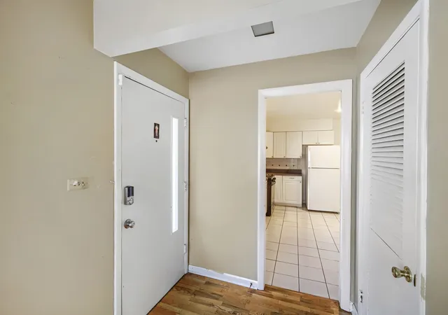 Photo 3 of Single family home for sale at 918 S Owen St, Mount Prospect, IL 60056 | MLS# 12769581 | Listing updated on 2026-09-25