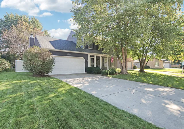 Photo 1 of Single family home for sale at 585 Yellowstone Dr, Elgin, IL 60123 | MLS# 12769583 | Listing updated on 2026-10-06