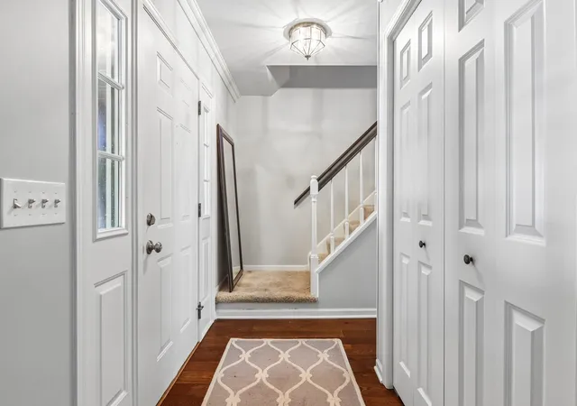 Photo 3 of Single family home for sale at 585 Yellowstone Dr, Elgin, IL 60123 | MLS# 12769583 | Listing updated on 2026-10-06