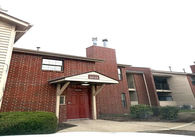 Listing Photo 1 - Condo for sale in building located at 2048 N Rand Rd, Palatine, IL 60074 - Unit #202
