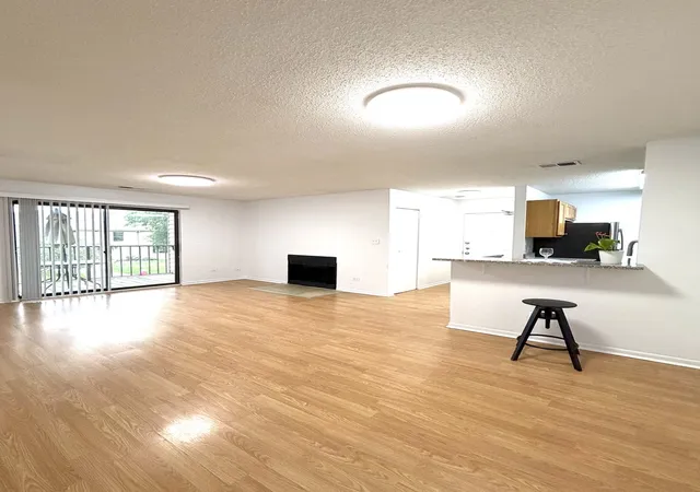Listing Photo 3 - Condo for sale in building located at 2048 N Rand Rd, Palatine, IL 60074 - Unit #202