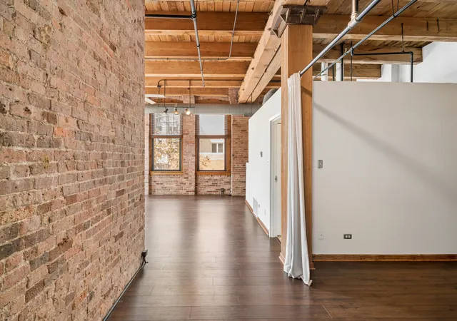 Photo 4 of Condo for sale at 400 S Green St #212, Chicago, IL 60607 | MLS# 12769613 | Listing updated on 2026-10-13