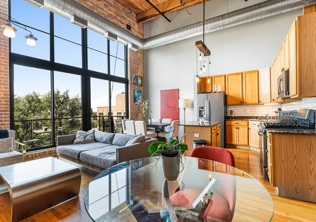 Photo 3 of Condo for sale at 1935 N Fairfield Ave #402, Chicago, IL 60647 | MLS# 12769629 | Listing updated on 2026-09-25