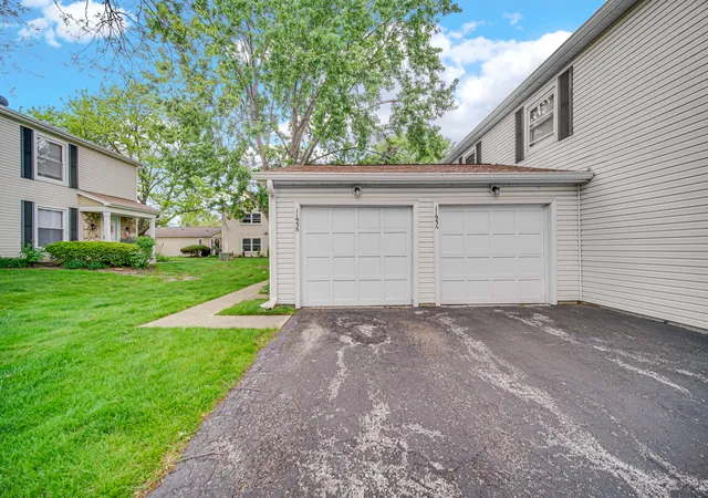 Photo 4 of Condo for sale at 1193 E Barberry Ln #B, Palatine, IL 60074 | MLS# 12769648 | Listing updated on 2026-10-12