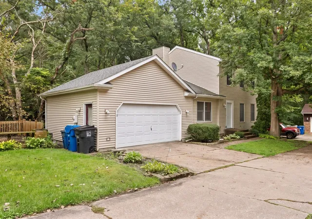 Photo 2 of Single family home for sale at 3526 39th Street, Moline, IL 61265 | MLS# 12769662 | Listing updated on 2026-10-02