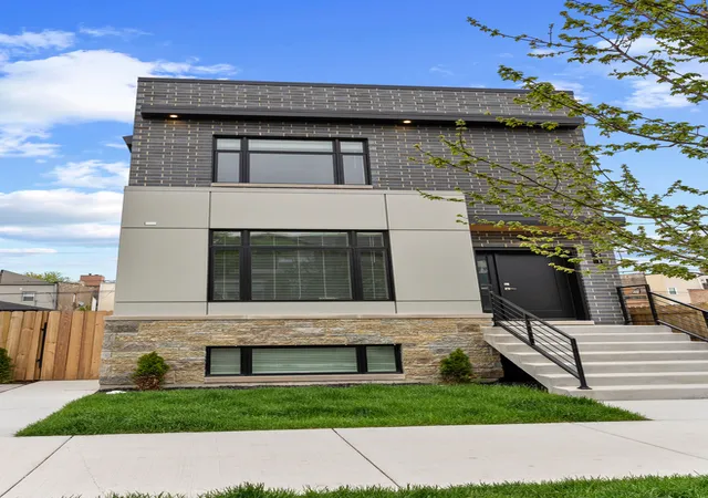 Photo 2 of Single family home for sale at 3225 S Shields Ave, Chicago, IL 60616 | MLS# 12769666 | Listing updated on 2026-10-07