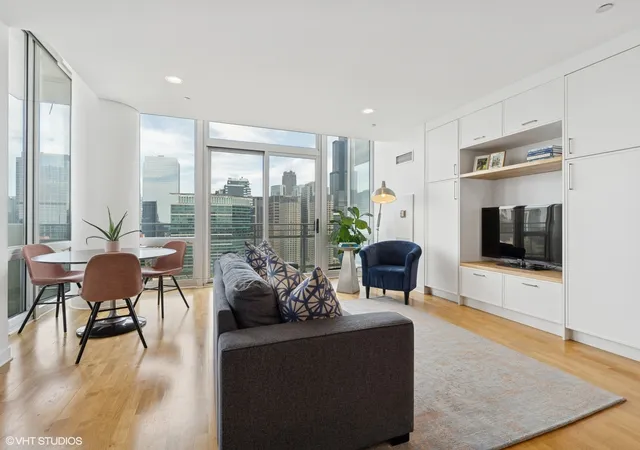 Photo 4 of Condo for sale at 737 W Washington Blvd #3306, Chicago, IL 60661 | MLS# 12769671 | Listing updated on 2026-10-15