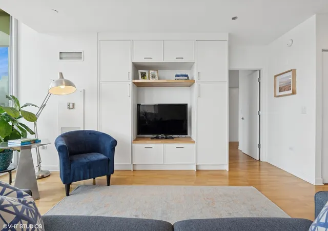 Photo 3 of Condo for sale at 737 W Washington Blvd #3306, Chicago, IL 60661 | MLS# 12769671 | Listing updated on 2026-10-15