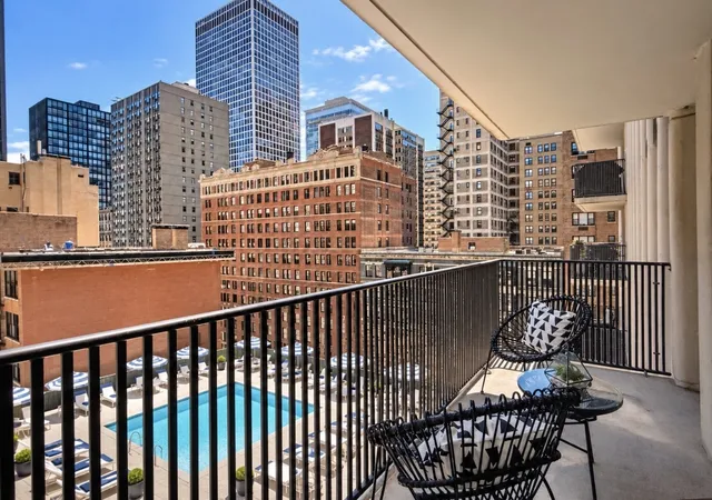 Listing Photo 3 - Condo for sale in building located at 200 E Delaware Pl, Chicago, IL 60611 - Unit #8C-9C
