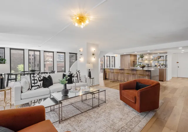 Listing Photo 5 - Condo for sale in building located at 200 E Delaware Pl, Chicago, IL 60611 - Unit #8C-9C