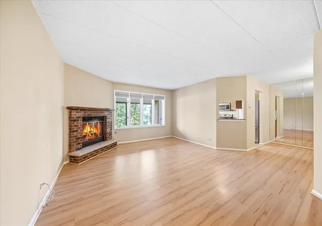 Listing Photo 5 - Condo for sale in building located at 9810 Mill Dr W, Palos Park, IL 60464 - Unit #E1