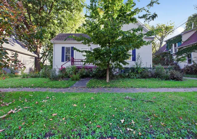 Photo 2 of Single family home for sale at 205 E Oregon St, Urbana, IL 61801 | MLS# 12769715 | Listing updated on 2026-10-22