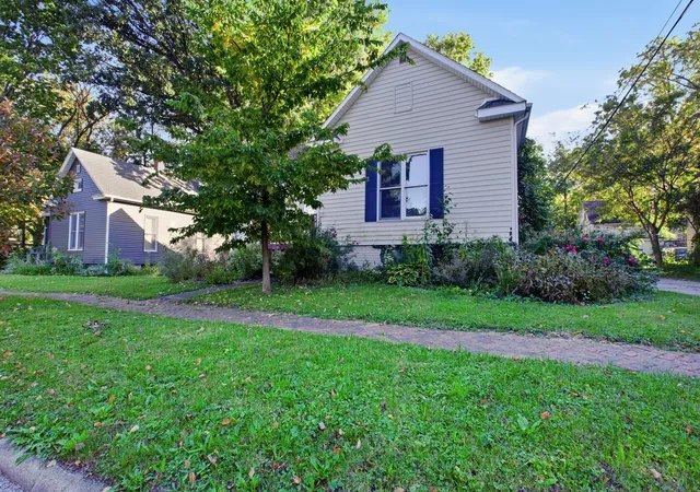 Photo 3 of Single family home for sale at 205 E Oregon St, Urbana, IL 61801 | MLS# 12769715 | Listing updated on 2026-10-22