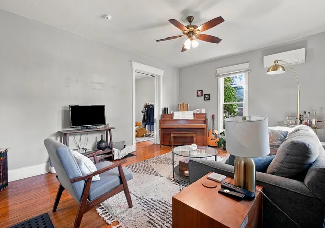 Photo 4 of Single family home for sale at 205 E Oregon St, Urbana, IL 61801 | MLS# 12769715 | Listing updated on 2026-10-22