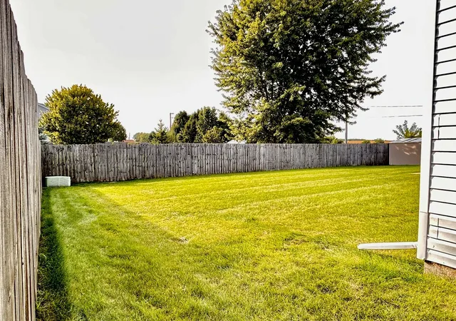 Photo 3 of Single family home for sale at 3499 White Oak Dr, De Kalb, IL 60115 | MLS# 12769735 | Listing updated on 2026-10-06