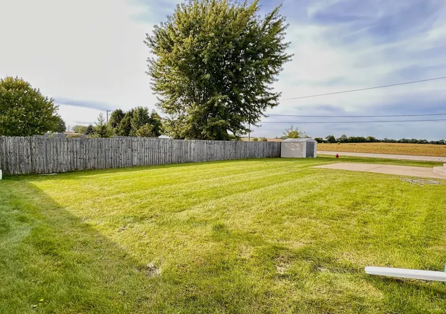 Photo 3 of Single family home for sale at 3499 White Oak Dr, De Kalb, IL 60115 | MLS# 12769735 | Listing updated on 2026-10-06