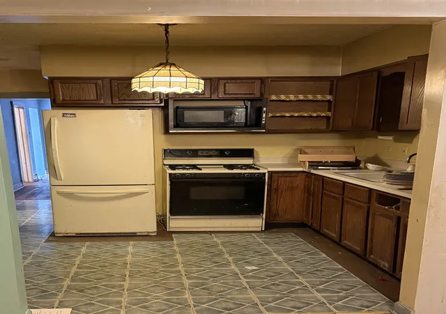 Photo 2 of Single family home for sale at 8636 Palmer St, River Grove, IL 60171 | MLS# 12769743 | Listing updated on 2026-10-04