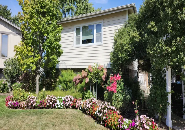 Photo 2 of Single family home for sale at 815 N Rumple Ln, Addison, IL 60101 | MLS# 12769746 | Listing updated on 2026-10-21