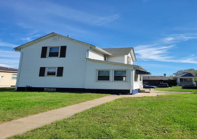 Photo 2 of Single family home for sale at 1734 Davie St, Davenport, IA 52804 | MLS# 12769770 | Listing updated on 2026-10-04
