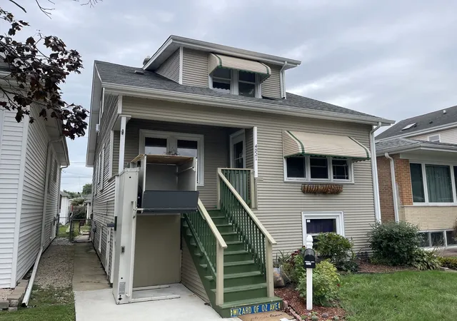 Photo 1 of Single family home for sale at 4921 N Moody Ave, Chicago, IL 60630 | MLS# 12769773 | Listing updated on 2026-09-25