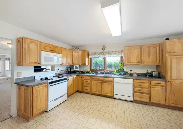 Photo 3 of Single family home for sale at 58 N Lake Ave, Fox Lake, IL 60020 | MLS# 12769775 | Listing updated on 2026-09-29