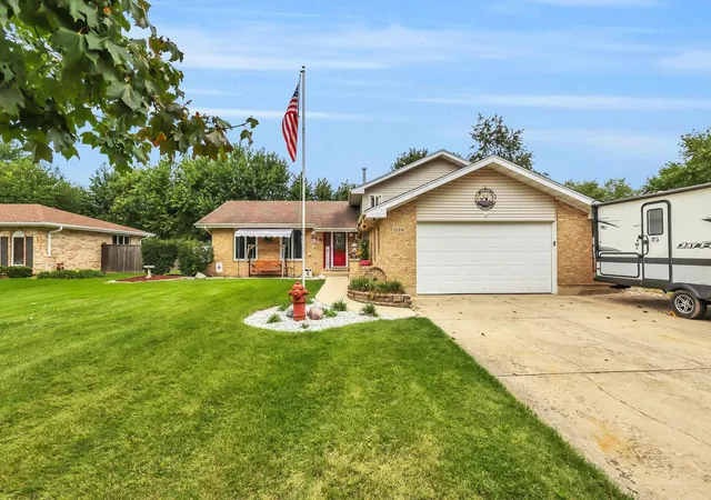 Photo 1 of Single family home for sale at 1229 Andrea Dr, New Lenox, IL 60451 | MLS# 12769777 | Listing updated on 2026-10-05