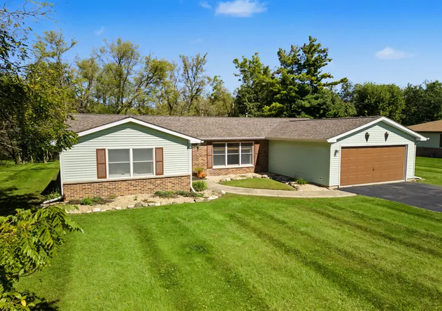 Photo 3 of Single family home for sale at 262 Brookside Dr, Paw Paw, IL 61353 | MLS# 12769798 | Listing updated on 2026-10-06