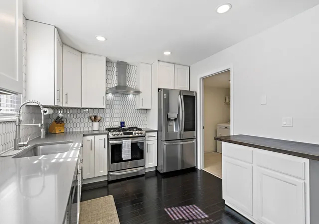 Photo 4 of Single family home for sale at 5292 Spencer Pl, Lake In The Hills, IL 60156 | MLS# 12769800 | Listing updated on 2026-10-02