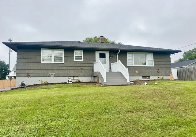 Photo 30 of Single family home for sale at 401 SE 4th Street, Aledo, IL 61231 | MLS# 12769812 | Listing updated on 2026-10-20