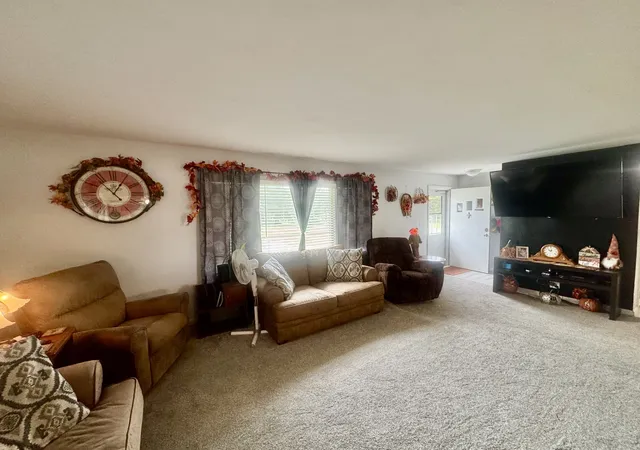 Photo 4 of Single family home for sale at 401 SE 4th Street, Aledo, IL 61231 | MLS# 12769812 | Listing updated on 2026-10-20