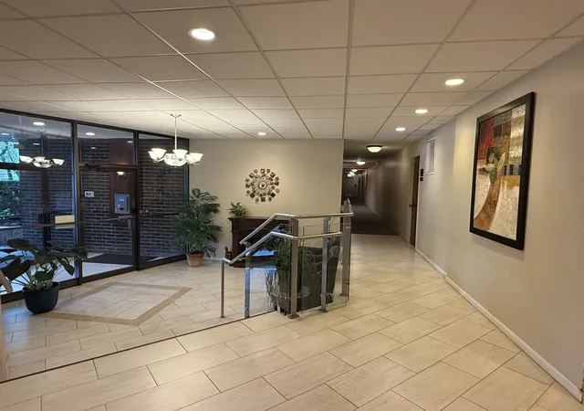 Listing Photo 2 - Condo for sale in building located at 840 Wellington Ave, Elk Grove Village, IL 60007 - Unit #103