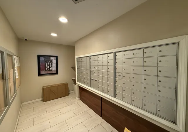 Listing Photo 4 - Condo for sale in building located at 840 Wellington Ave, Elk Grove Village, IL 60007 - Unit #103