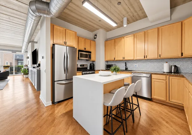 Photo 2 of Condo for sale at 3260 N Clark St #304, Chicago, IL 60657 | MLS# 12769826 | Listing updated on 2026-09-28