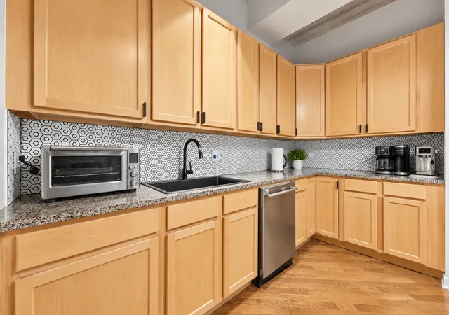 Photo 4 of Condo for sale at 3260 N Clark St #304, Chicago, IL 60657 | MLS# 12769826 | Listing updated on 2026-09-28