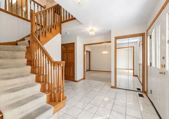 Photo 3 of Single family home for sale at 1600 Brentford Dr, Naperville, IL 60563 | MLS# 12769829 | Listing updated on 2026-09-26