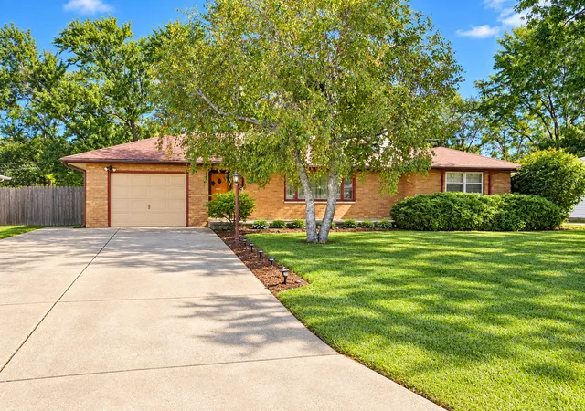 Photo 1 of Single family home for sale at 1004 Magnolia Dr, Joliet, IL 60435 | MLS# 12769836 | Listing updated on 2026-10-05
