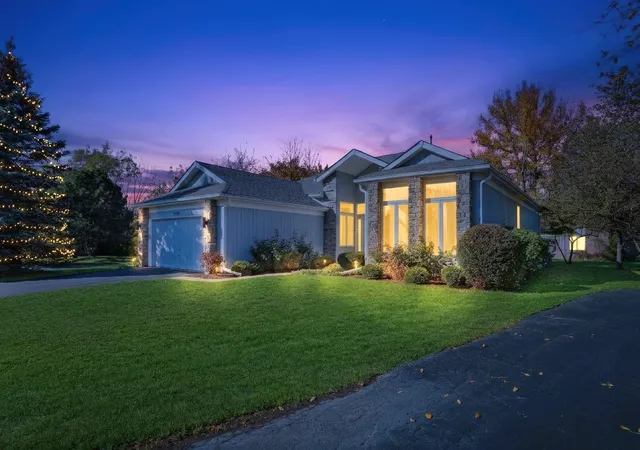 Photo 2 of Single family home for sale at 3177 N Southern Hills Dr, Wadsworth, IL 60083 | MLS# 12769839 | Listing updated on 2026-10-27