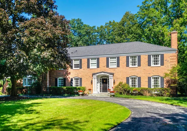 Photo 1 of Mansion for sale at 560 Lakeland Dr, Lake Bluff, IL 60044 | MLS# 12769843 | Listing updated on 2026-10-08