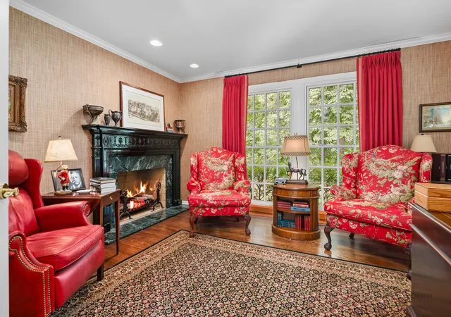 Photo 3 of Single family home for sale at 560 Lakeland Dr, Lake Bluff, IL 60044 | MLS# 12769843 | Listing updated on 2026-10-08