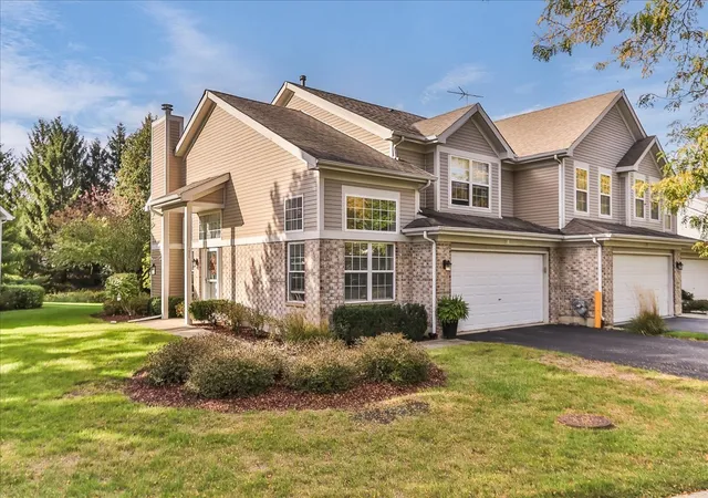 Photo 1 of Townhouse for sale at 1521 Brittania Way, Roselle, IL 60172 | MLS# 12769858 | Listing updated on 2026-10-08
