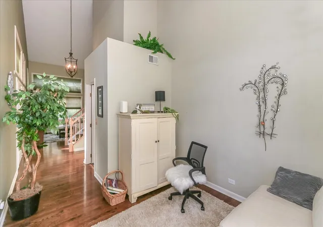 Photo 4 of Townhouse for sale at 1521 Brittania Way, Roselle, IL 60172 | MLS# 12769858 | Listing updated on 2026-10-08