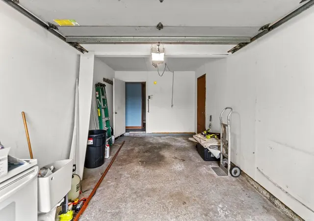 Listing Photo 5 - Condo for sale in building located at 3343 56th St, Moline, IL 61265